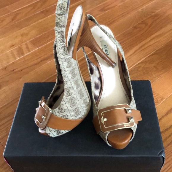 Guess Signature Slingback Pumps - Picture 1 of 3